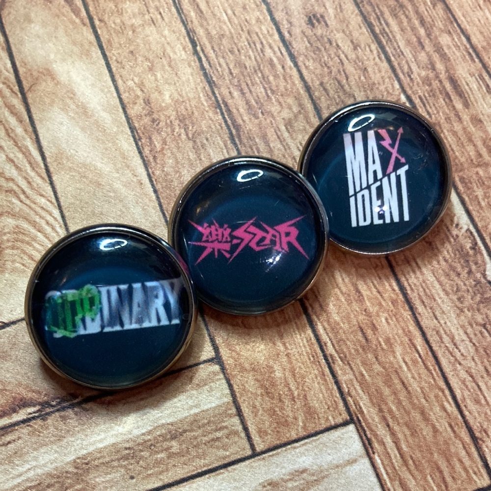 Custom made STRAYKIDS stainless steel pin set